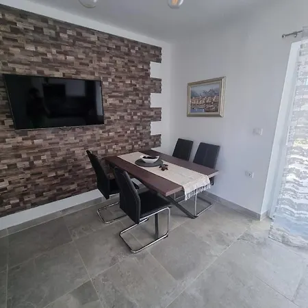 Marta Apartment *